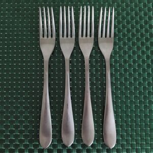 Robert Welch FLUTE Dinner Forks Set Lot of 4 Stainless 18/10 Satin Pointed Tip